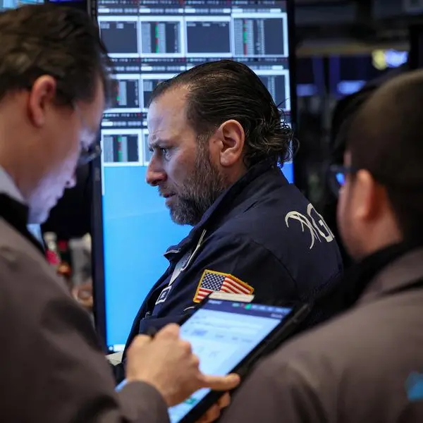 US Stocks: S&P 500 edges lower as investors hold their breath ahead of economic data