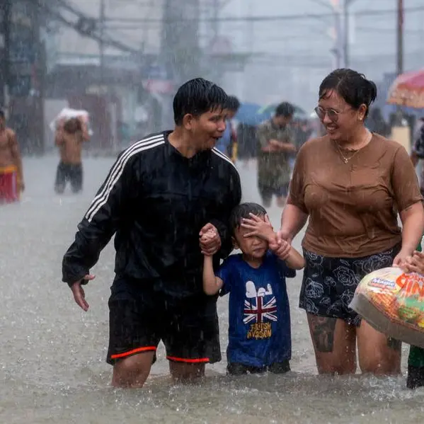 Rain hits Metro Manila amid extreme heat