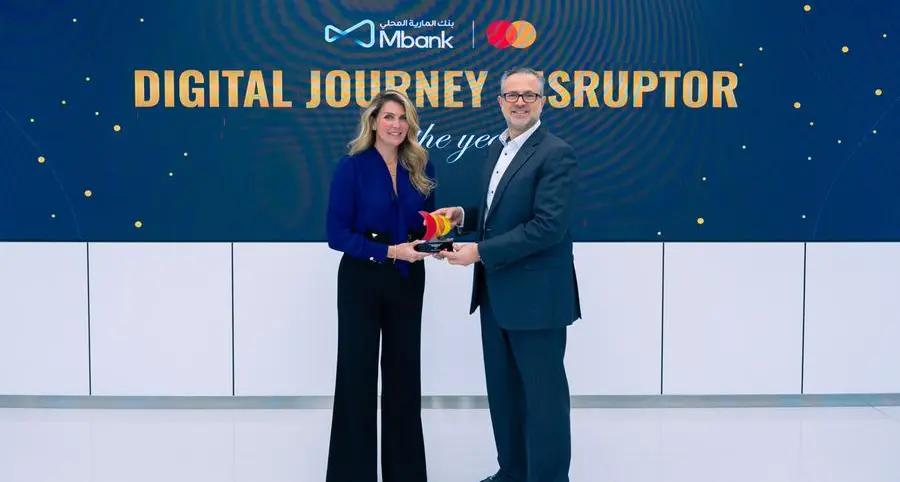Al Maryah Community Bank proudly receives the “Digital Journey Disruptor” Award at the Mastercard MENA East Business Forum