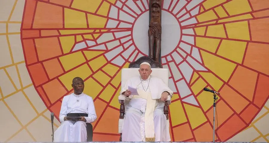 Pope urges Congolese youth to build better future