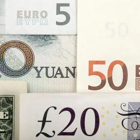 US dollar trims losses vs euro, yen after jobs data