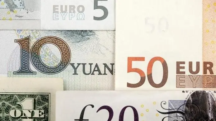 US dollar trims losses vs euro, yen after jobs data