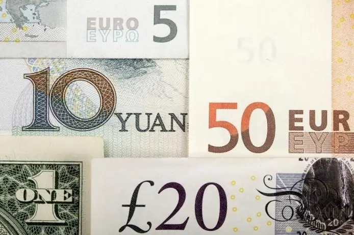 US dollar trims losses vs euro, yen after jobs data
