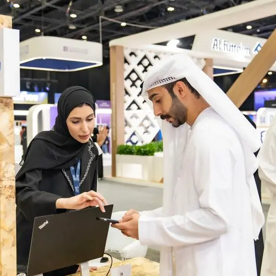 منصة \"الموانئ والجمارك\" في معرض \"رؤية الإمارات\" للوظائف تستقطب نحو 500 باحث عن عمل