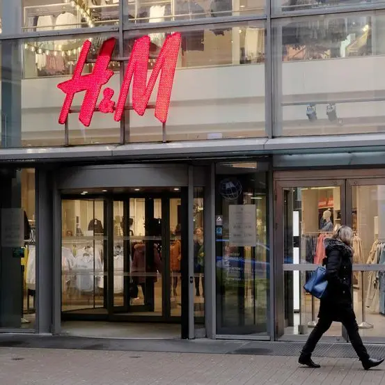 H&M abandons 2024 earnings margin target, Q3 profit lags