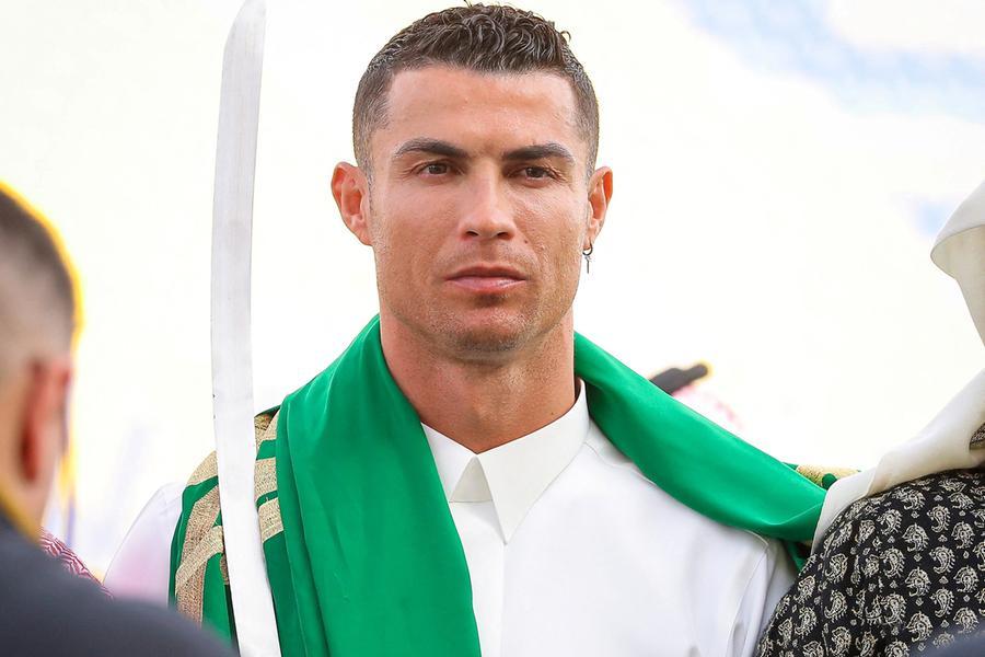 Cristiano Ronaldo sends plane loaded with care items to earthquake ...