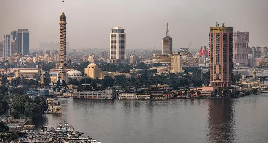 موجز زاوية مصر: تراجع سعر الدولار وتباين أداء مؤشرات البورصة يوم الاثنين
