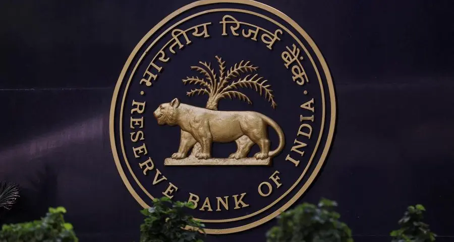 India cenbank says banks can offer NDF contracts to resident Indians for hedging