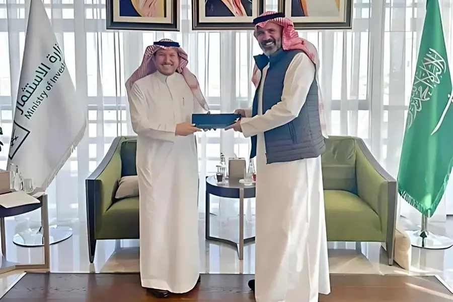 Dr. Kamal bin Abdullah Al Hamad, the Secretary-General of the GCC Commercial Arbitration Centre, and H.E. Eng. Ibrahim Al-Mubarak, Assistant Minister of Investment in the Kingdom of Saudi Arabia. Image Courtesy: GCC Commercial Arbitration Centre