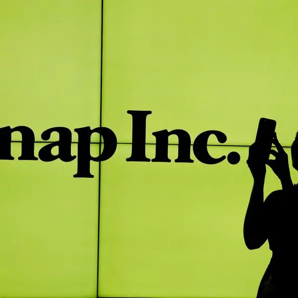 Snap to close augmented reality division for enterprises