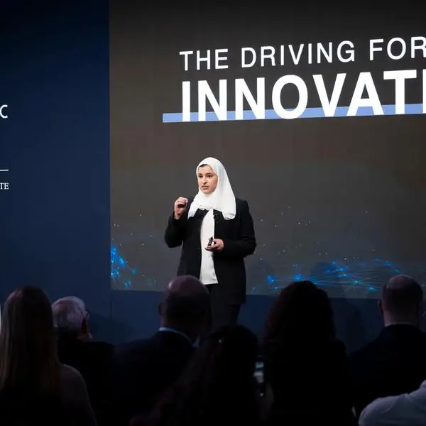 حكومة الإمارات تستعرض تجربتها الرائدة في تصميم المستقبل بدافوس