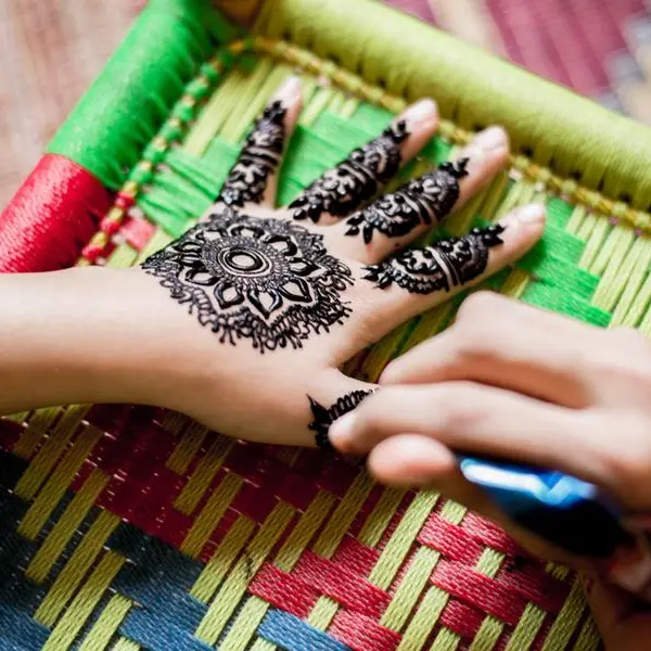 Eid Al Fitr in UAE: Residents opt for henna stickers as salons fully booked