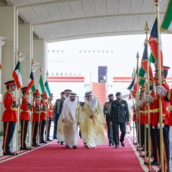 Hamdan bin Mohammed arrives in Kuwait, commencing official visit