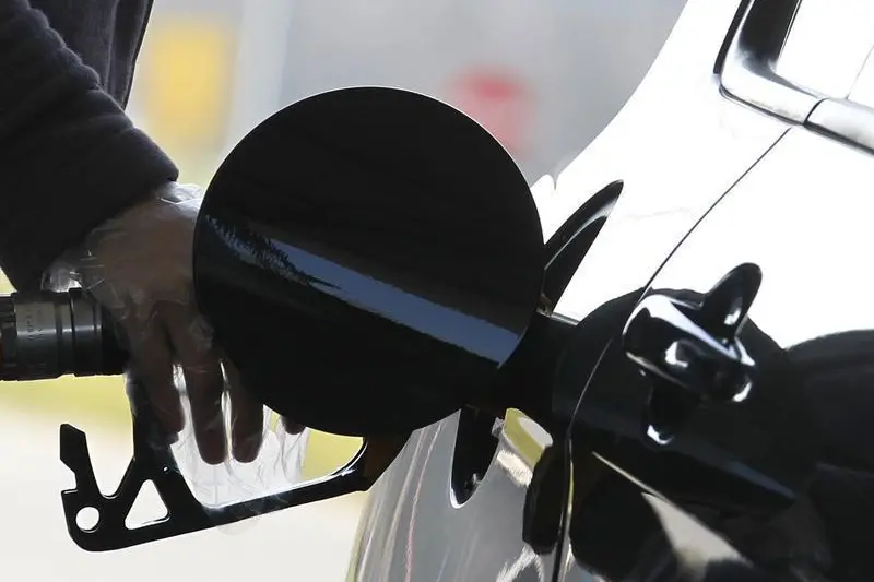الإمارات ترفع أسعار البنزين والديزل خلال مارس 2024