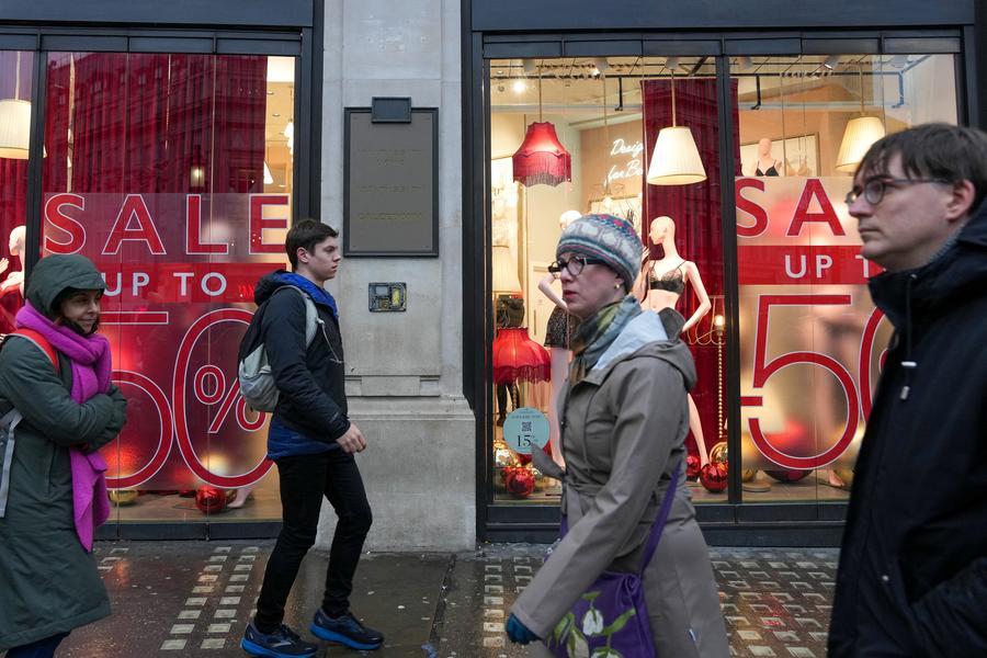 Focus: London fears losing luxury shoppers to Paris and Milan