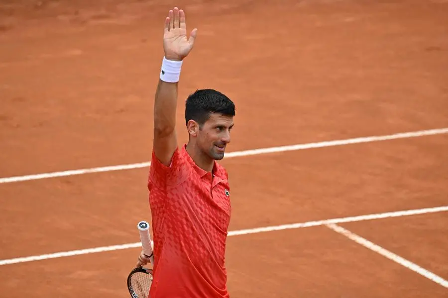 ATP Dubai: Novak Djokovic easily reaches the round of 16