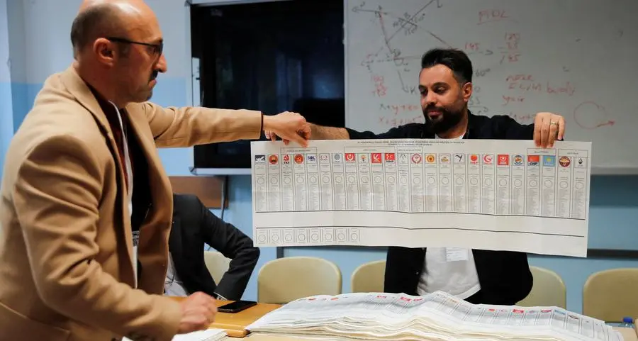 Turks abroad begin voting in presidential election runoff