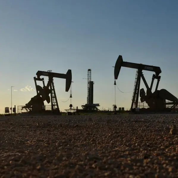 Oil edges up on Middle East war concerns, US crude stockpile drop