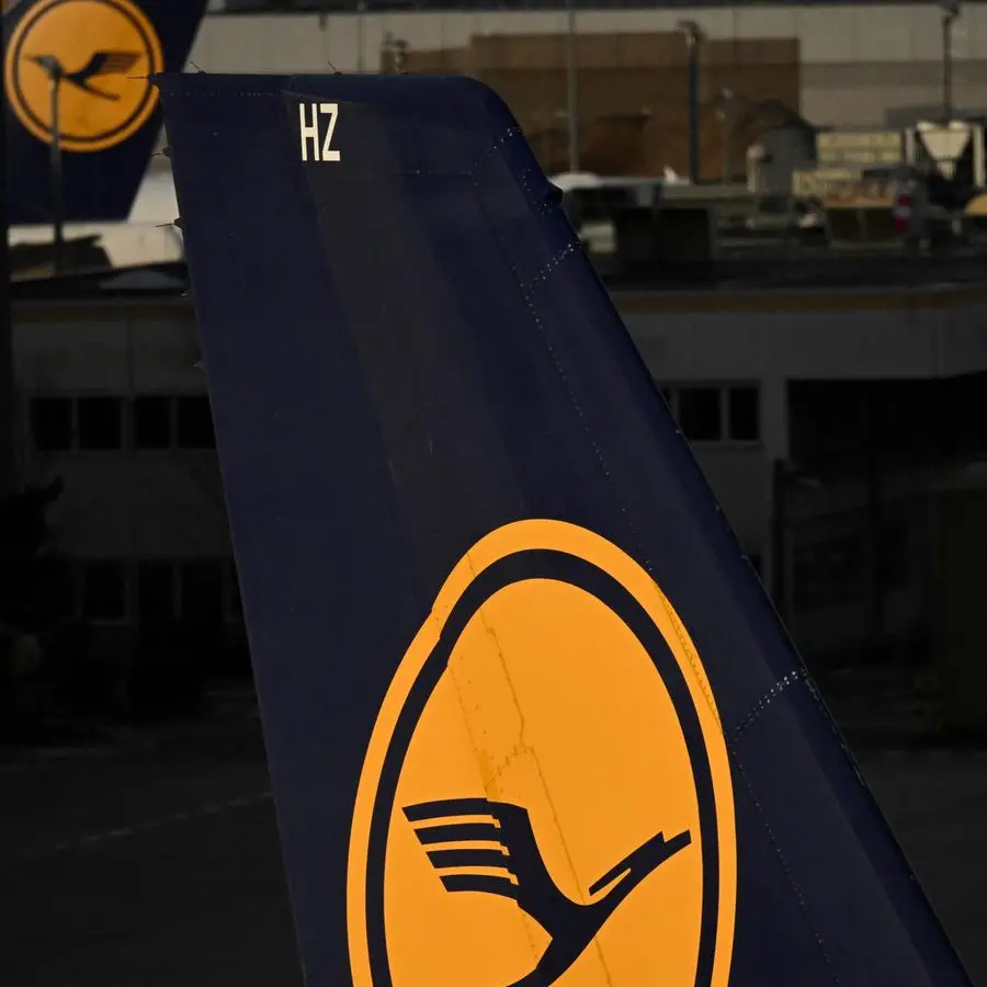 Lufthansa issues profit warning, launches 'turnaround'