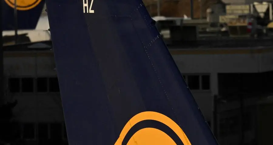 Lufthansa issues profit warning, launches 'turnaround'
