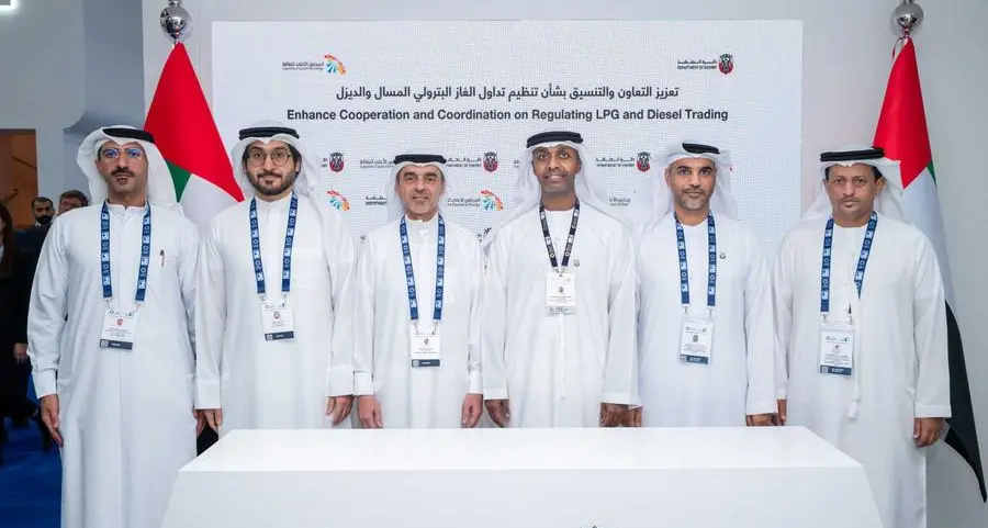دائرة الطاقة في أبوظبي والمجلس الأعلى للطاقة في دبي يوقعان مذكرة تفاهم لتعزيز تنظيم منتجات البترول والديزل