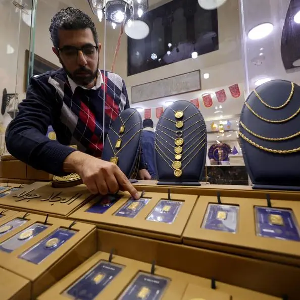 Gold prices in Egypt collectively fall on Monday