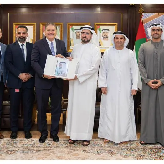 معالي سعيد محمد الطاير يبحث تعزيز التعاون مع \"فيرست بابليك هيدروجين\" ومعهد أبحاث الطاقة الكهربائية الأمريكي