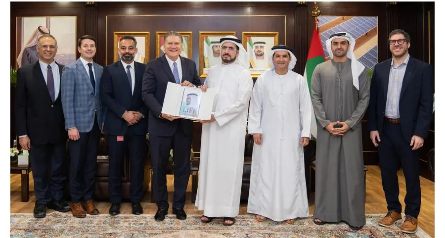 معالي سعيد محمد الطاير يبحث تعزيز التعاون مع \"فيرست بابليك هيدروجين\" ومعهد أبحاث الطاقة الكهربائية الأمريكي