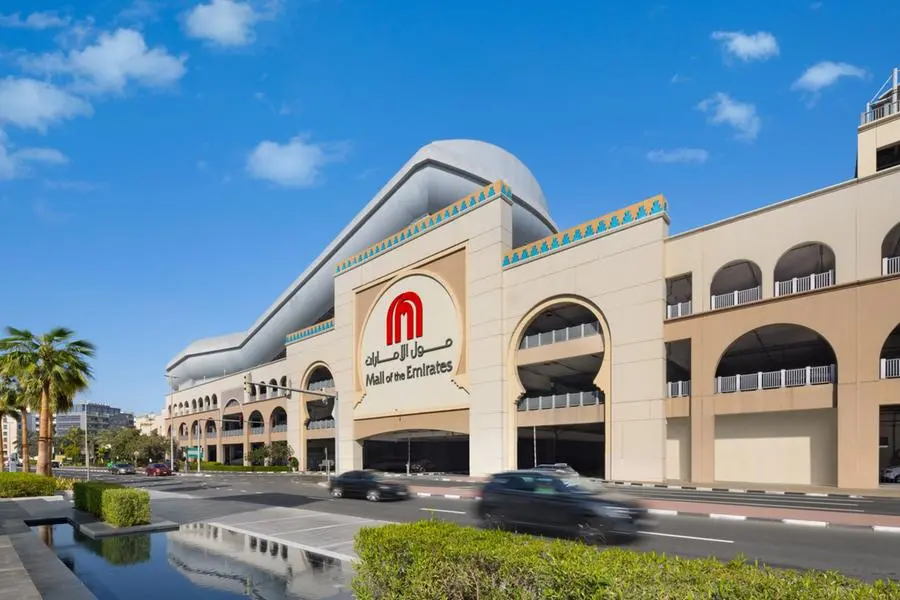 <p>The mandate comes alongside a tender offer issued by MAF Holding, which is one of the largest developers and operators of shopping malls, retail and leisure outlets, and hypermarkets in the UAE. </p>\\n