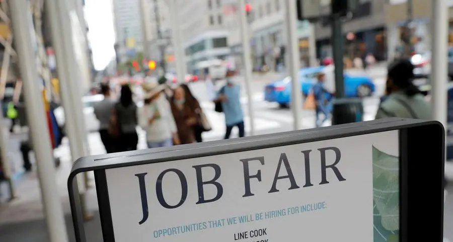 US weekly jobless claims decline, JPMorgan and Goldman Sachs estimate