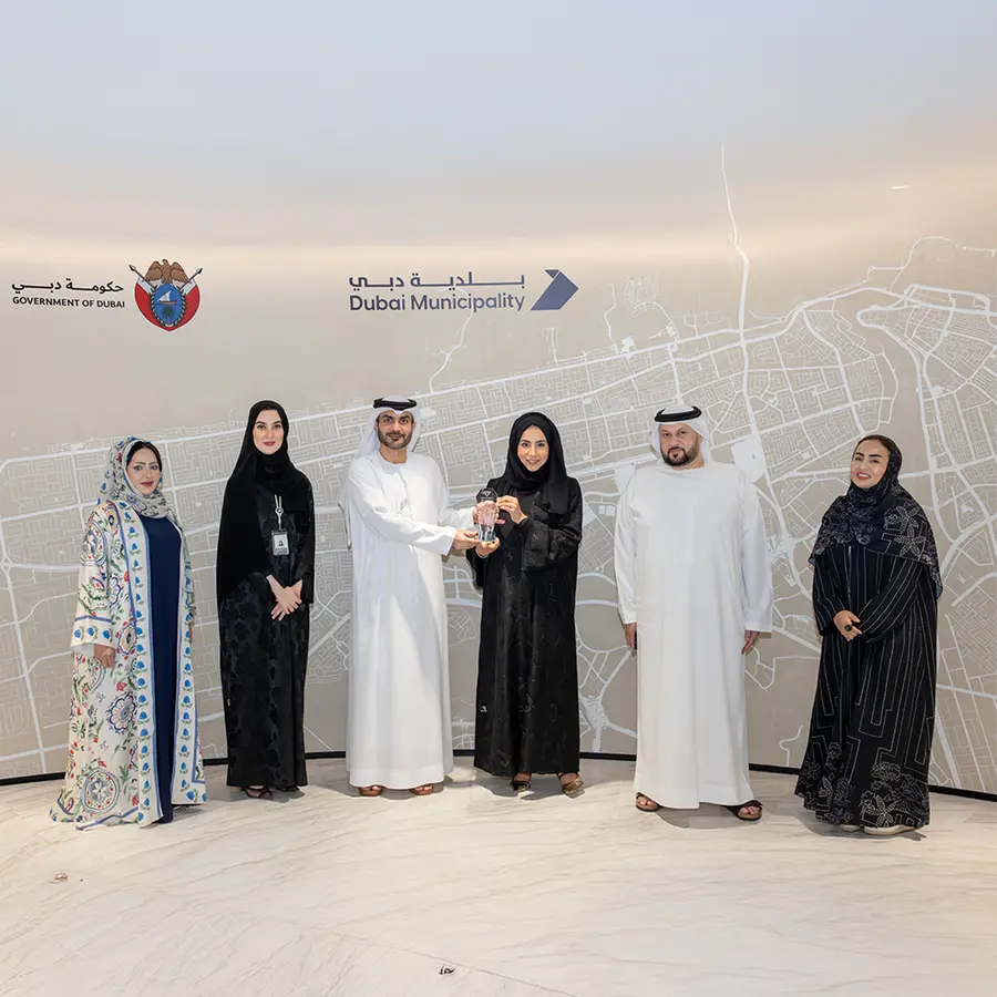 بلدية دبي تحصد جائزة التألق الدولية تقديرًا لكفاءتها في إدارة الاتصال خلال أزمة الحالة المطرية