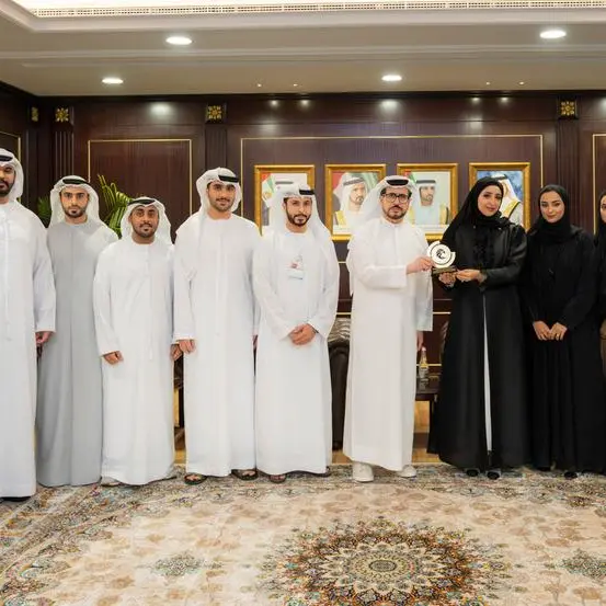 هيئة كهرباء ومياه دبي تحصد جائزة \"أفضل جهة في العام لتمكين الشباب في القطاع العام والحكومي\"