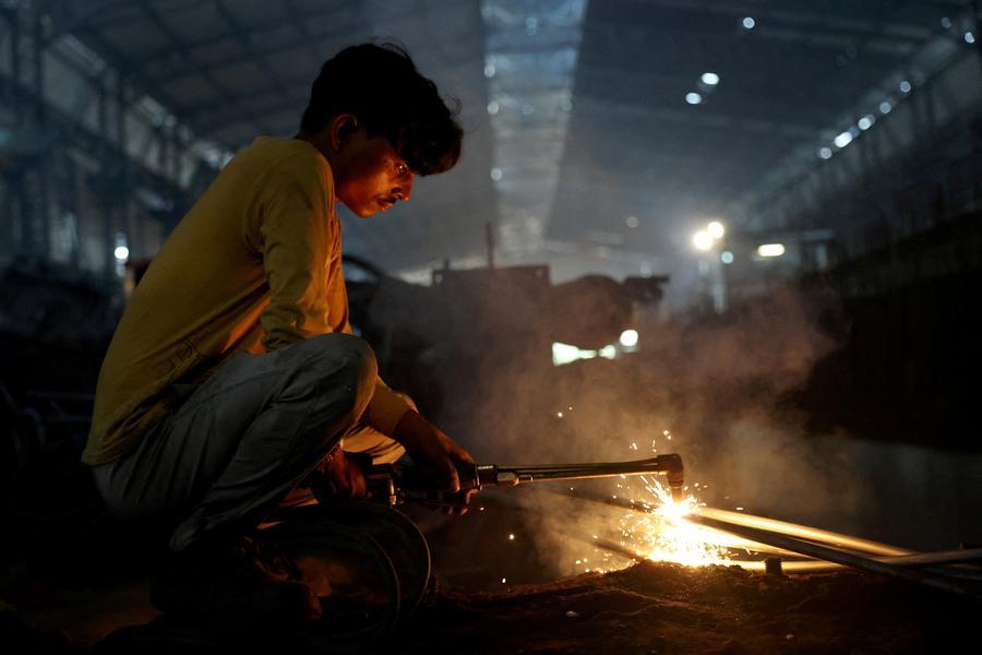 India seeks steelmaking raw material from Argentina, Indonesia, Oman, sources say