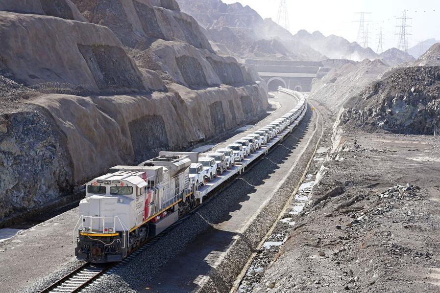 Al Masaood Automobiles, Etihad Rail complete first rail shipment for automotive dealership in UAE