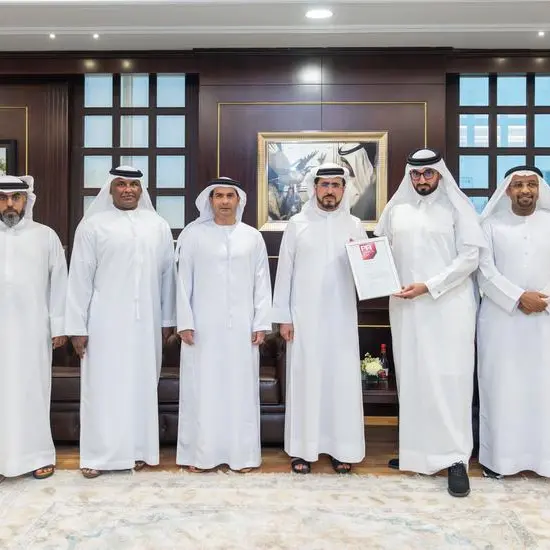 هيئة كهرباء ومياه دبي تحصد جائزة \"أفضل صفقة في الشرق الأوسط وإفريقيا لعام 2024\" عن مشروع محطة حصيان لتحلية المياه