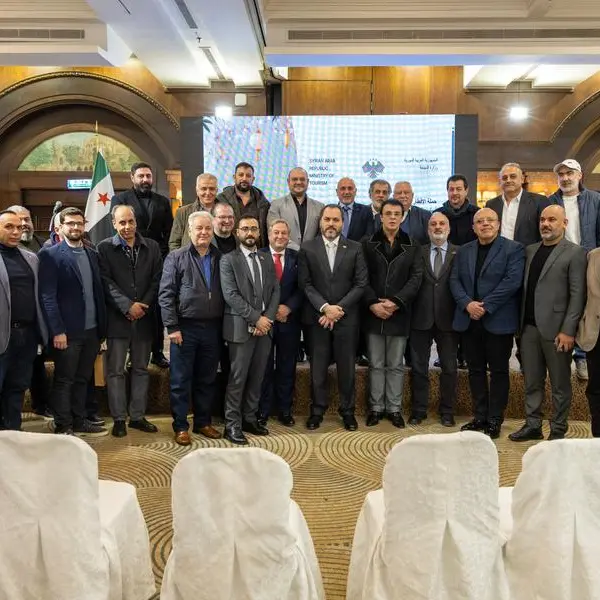 وزارة السياحة تناقش نموذج \"الشراكة الاستراتيجية\" مع أصحاب المنشآت لتنظيم السوق السياحي وآليات التسعير