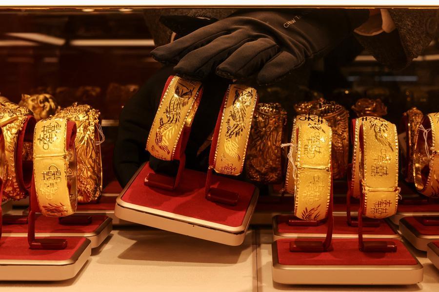 China's 2025 gold consumption slid 3.57% y/y, gold association says