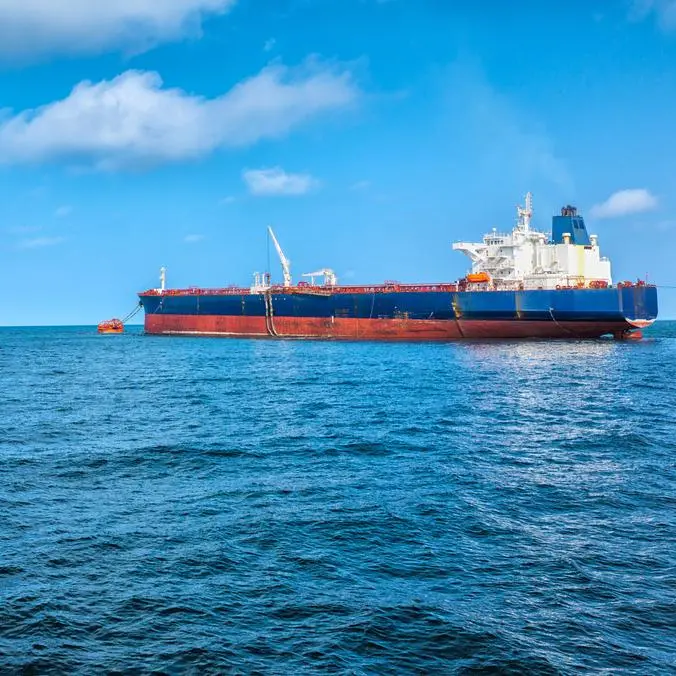 India permits Iranian oil tankers to berth for Reliance, sources say