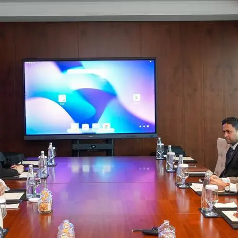 غرف دبي تستعرض مع سفير الهند لدى الدولة آليات تعزيز العلاقات التجارية والاستثمارية