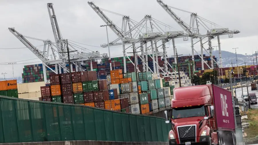 US core capital goods orders unexpectedly fall in June