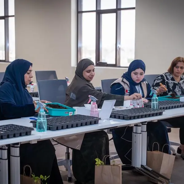سيدات أعمال عجمان يشجع عضواته على الزراعة المنزلية المستدامة