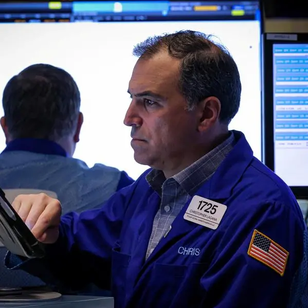 Stocks take a breather as investors assess geopolitics, economic data