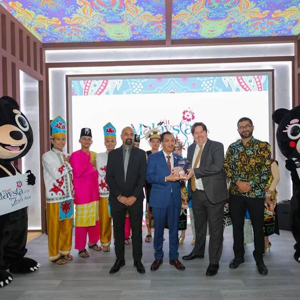 مؤسسة دبي للتسويق السياحي والتجاري تفوز بجائزة الجناح المستدام في سوق السفر العربي 2025