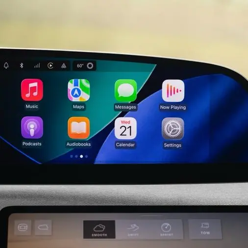 Lucid begins rolling out Apple CarPlay and Android Auto to Lucid Gravity via over‑the‑air update