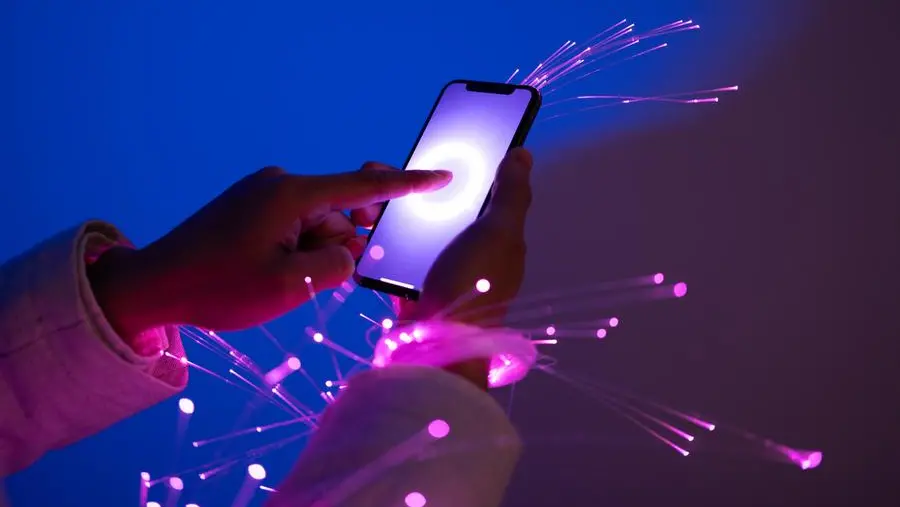 Kuwait signs landmark deal to upgrade national telecom