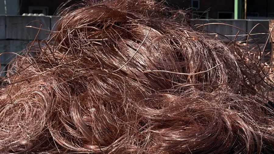 Copper drifts lower as Iran-US standoff continues