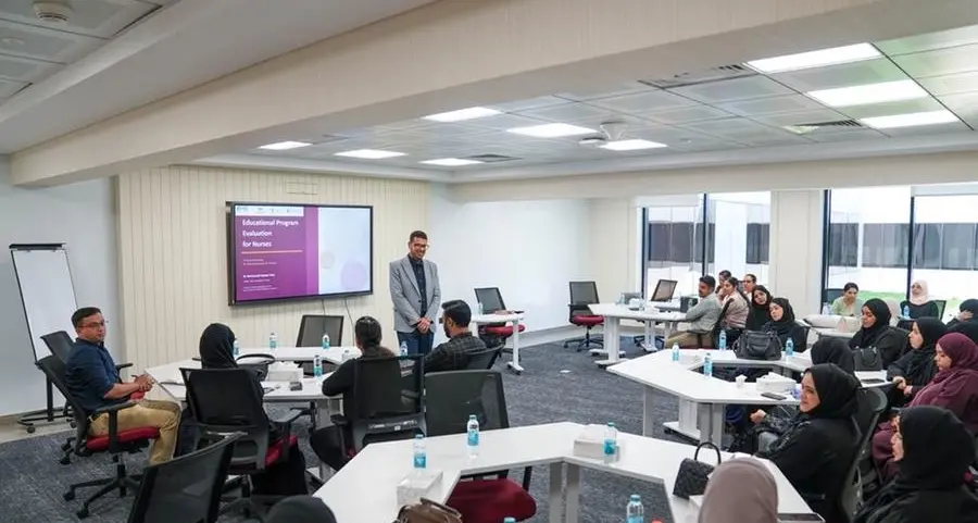 \"الإمارات الصحية\" تنظم برنامجاً تدريبياً حول قياس وتقييم فاعلية التدريب السريري
