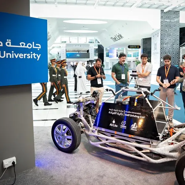 جامعة خليفة تسلط الضوء على الجيل القادم من الروبوتات والذكاء الاصطناعي والمركبات الجوية غير المأهولة والأنظمة الآمنة في معرض الأنظمة غير المأهولة (يومكس) 2026