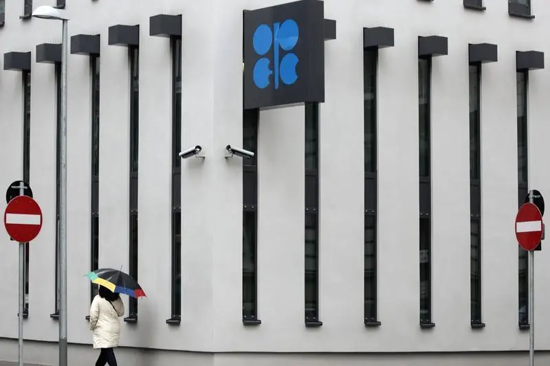 OPEC+ likely to prolong oil cuts for Q1, sources say