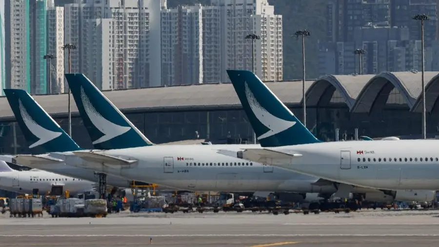Airlines resume some Middle East flights but disruption continues